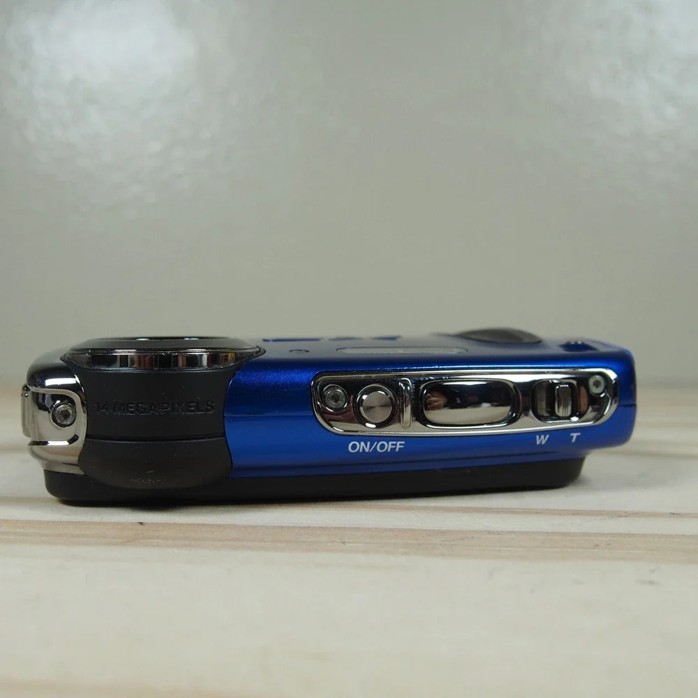 Fujifilm FinePix XP50 14.4MP Digital Camera Bundle Blue W/Charger + Battery‎ EUC